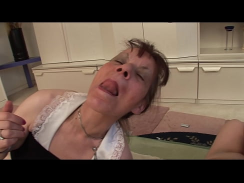 ❤️ Dua nenek dan satu kakek memiliki threesome ️❌ Video seks di id.sexvideogif.ru ️❤